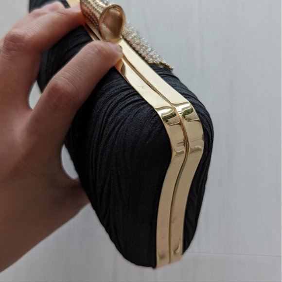 Evening Top Clasped Clutch With Chain - Picture 3 of 7